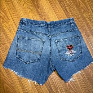 VTG Avirex Y2K Cut-Off High Waisted Cross Crest embroidery Shorts Size 34.